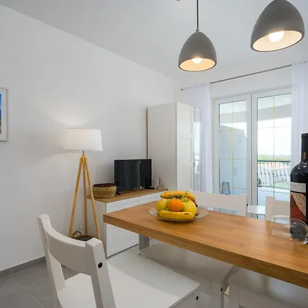 Charming Lavanda With Pool Apartman