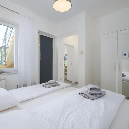 Charming Lavanda With Pool Kukci