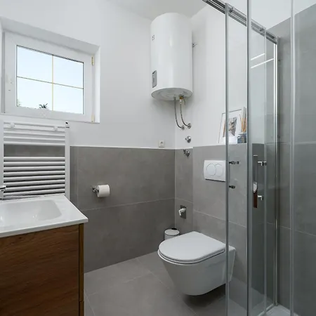 Apartman Charming Lavanda With Pool Kukci