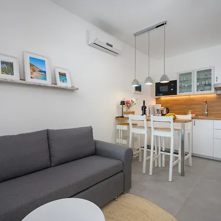 Charming Lavanda With Pool