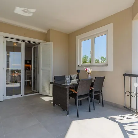 Apartmán Charming Lavanda With Pool Kukci