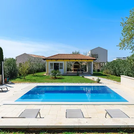 Apartmán Charming Lavanda With Pool *