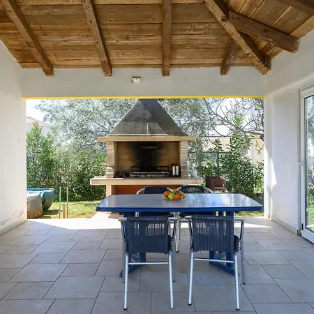 Charming Lavanda With Pool