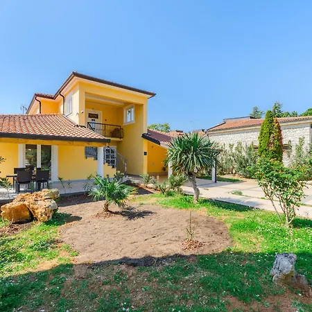 Apartman Charming Lavanda With Pool *