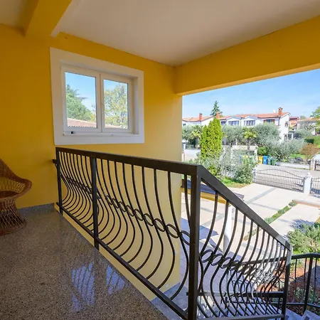 Charming Lavanda With Pool