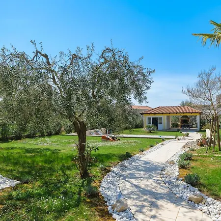 Daire Charming Lavanda With Pool *